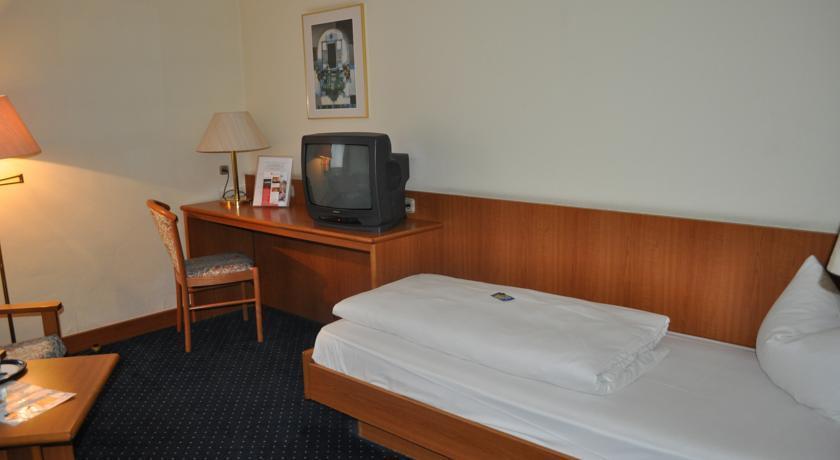 Trip Inn Hotel Frankfurt Airport Rüsselsheim Exteriör bild