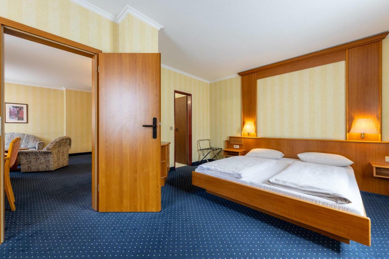 Trip Inn Hotel Frankfurt Airport Rüsselsheim Exteriör bild