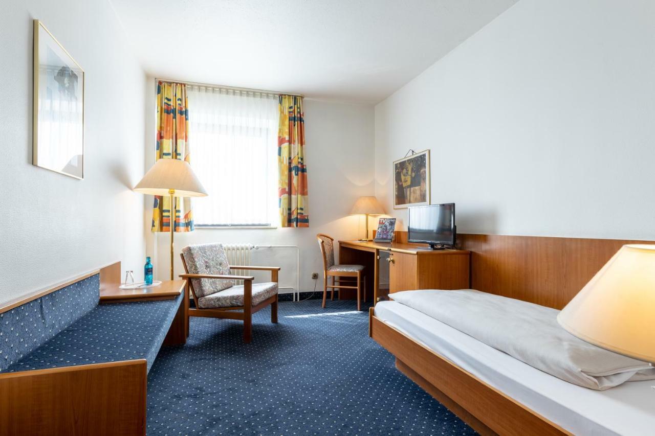 Trip Inn Hotel Frankfurt Airport Rüsselsheim Exteriör bild